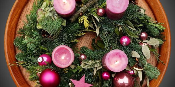 Foto:     5.12.2017

Adventskranz von oben