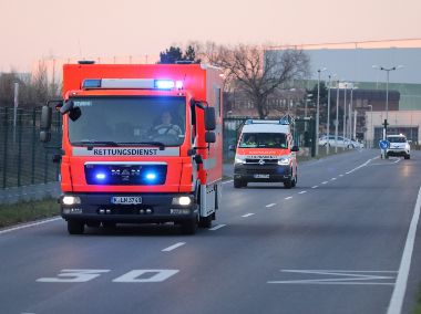 Rettungsdienst und Notarzt im Einsatz Rettungsdienst und Notarzt im Einsatz - 31.03.2020 Abholung Corona-Patienten Flughafen Köln