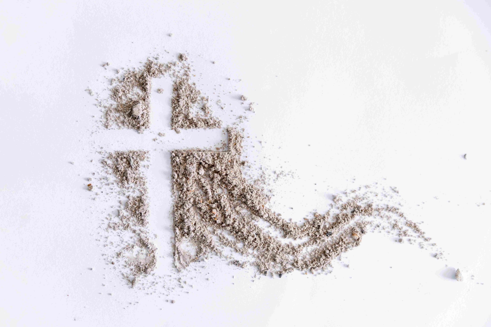 Kreuz mit Asche
